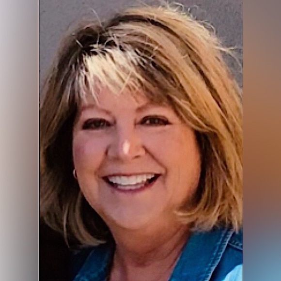 Meet your Posher, Renee - Picture 1 of 1